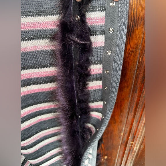 Harriman’s Canadian made merino removable recycled real fur infinity scarf - Picture 13 of 13